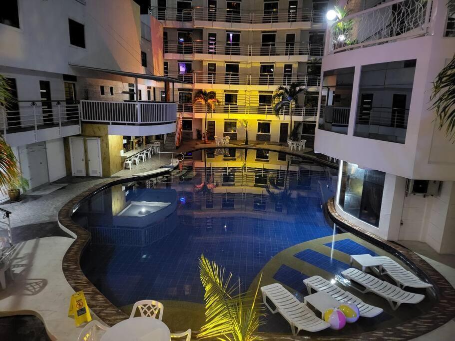 Kandi Resort-Type Spacious 1 Bedroom With Netflix And Free Housekeeping 安吉利斯 外观 照片