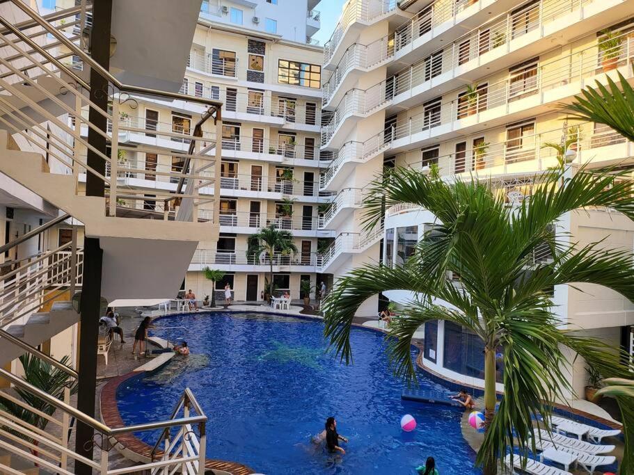 Kandi Resort-Type Spacious 1 Bedroom With Netflix And Free Housekeeping 安吉利斯 外观 照片